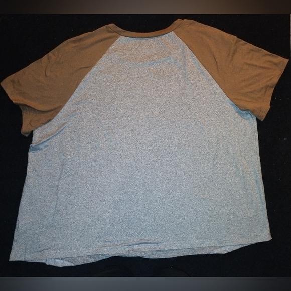 ✨NWOT✨ Graphic Tee - Picture 3 of 6